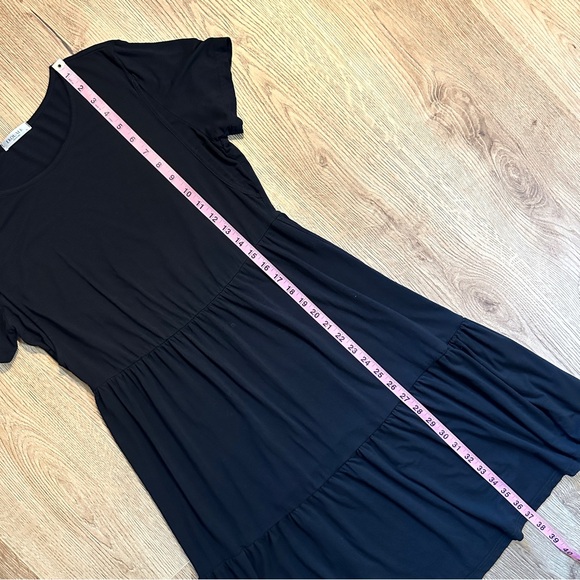 Women’s Maternity Nursing Black Short Sleeve Crewneck Dress in Size Medium - Picture 7 of 12